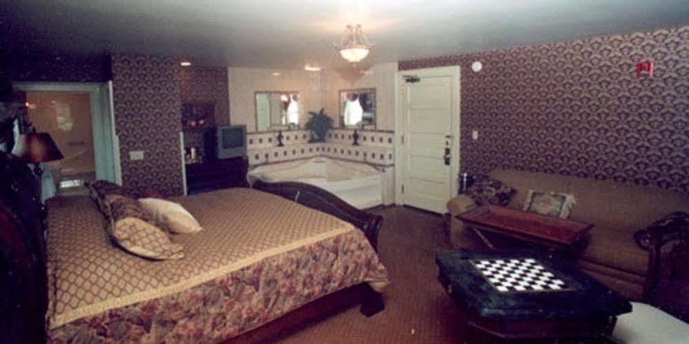 Julias Bed And Breakfast Hubbard Ngoại thất bức ảnh